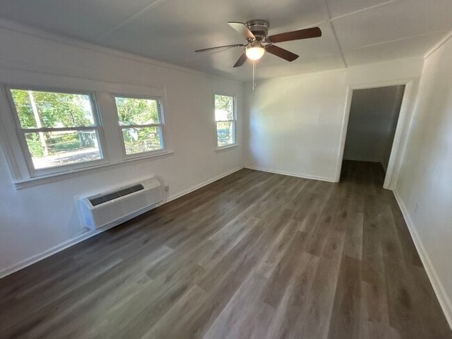 Photo - 605 Betty St