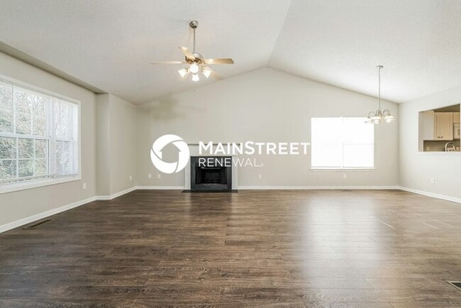 Photo - 4 Bedroom Pet-Friendly Home in Villa Rica, GA with Main Street Renewal