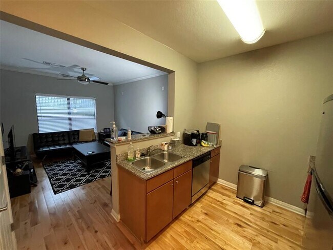 Photo - 2502 Leon St Unit 207