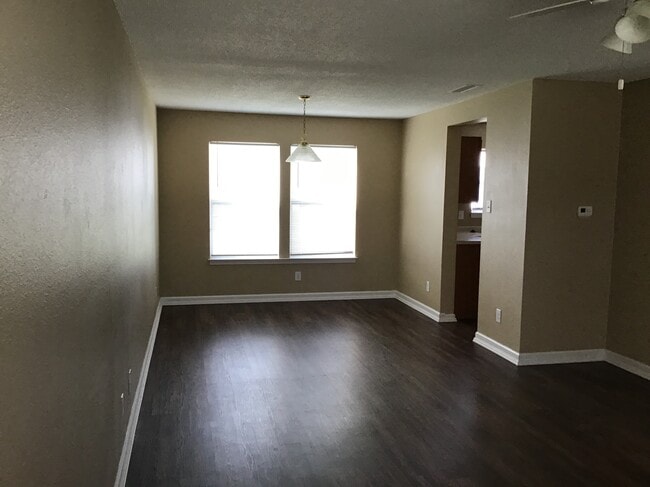 Photo - 2012 Fullwood Dr