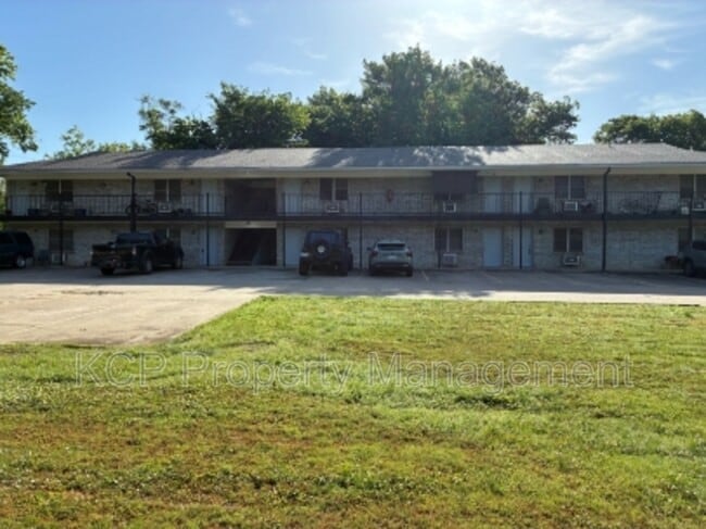 Building Photo - 1007 Cedar St