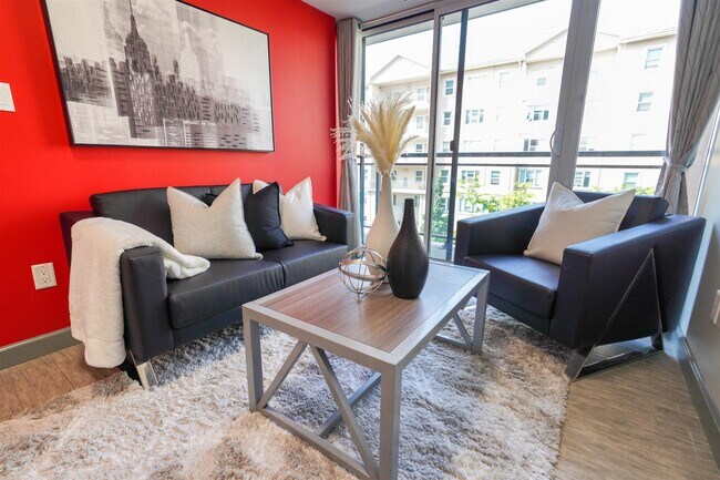 Photo - 250 Lester St