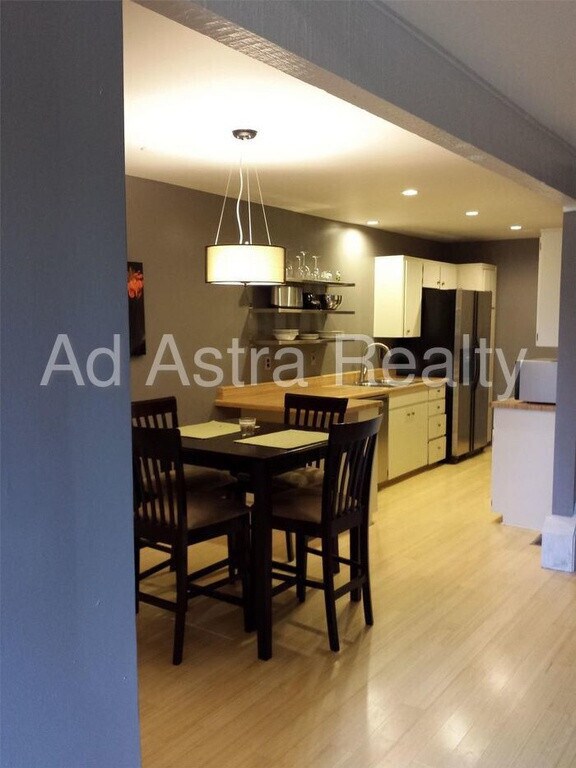 Photo - Updated 3Bed/2bath Townhome in Lenexa-Avai...