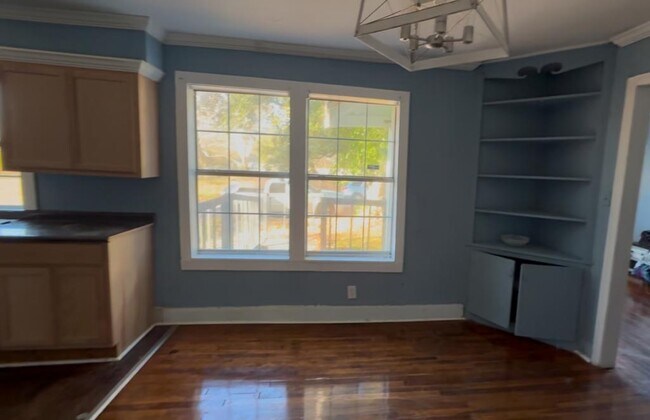 Photo - 307 E Ridgeway St