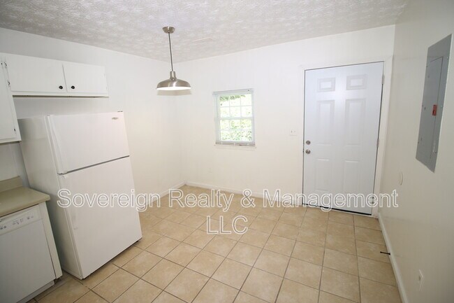 Photo - 8367 Warren Dr