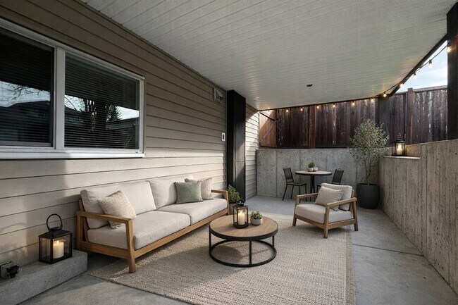 Photo - 21292 123 Av