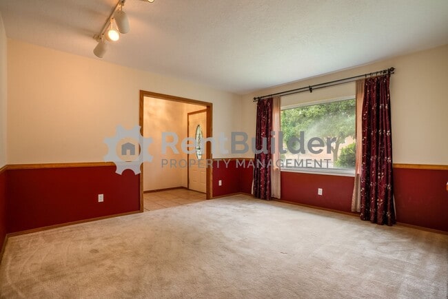 Photo - 7617 Union St NE