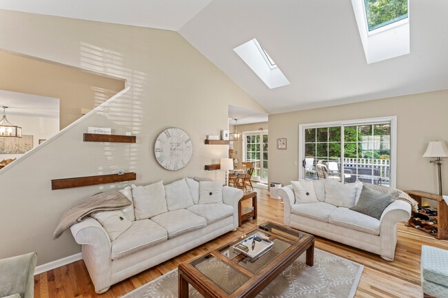 Photo - 12 Echo Pond Rd