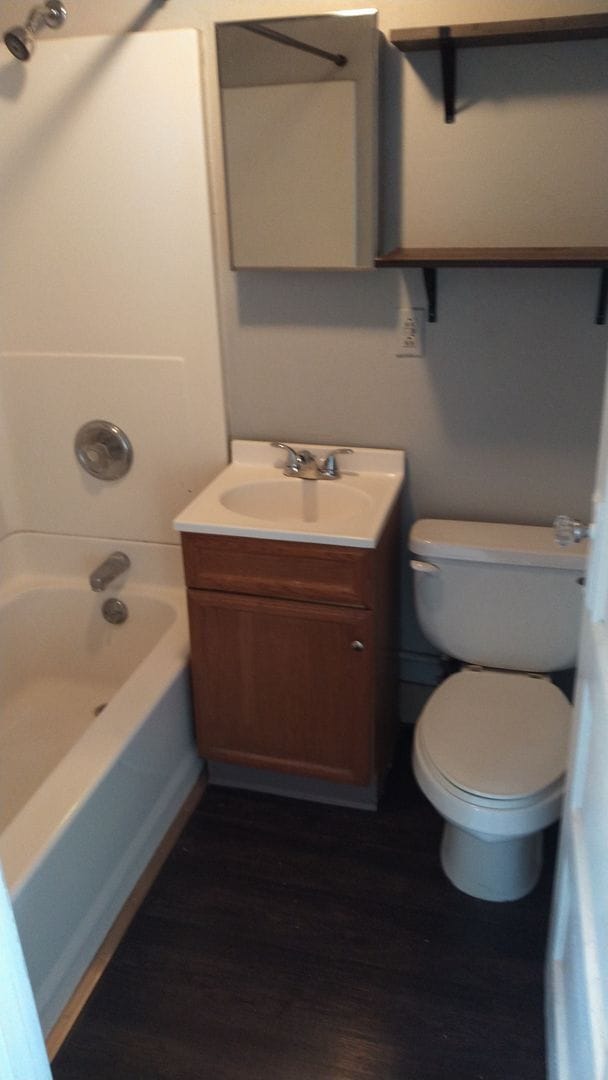 Photo - 1204 Shawano Ave Unidad Upper