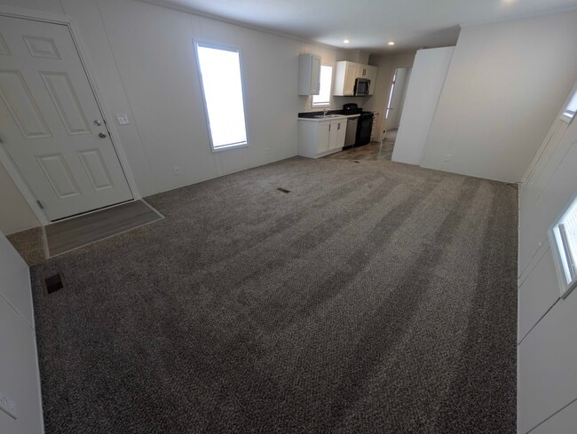 Photo - 16016 Villaire Ave