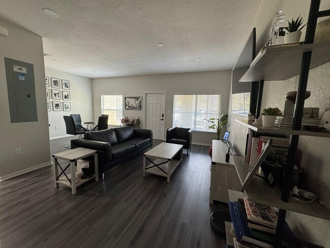 Building Photo - 107 Monterey Bay Dr Rental