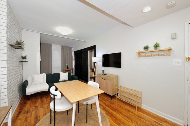 Photo - 388 W 38th St Unit SI ID1383561P