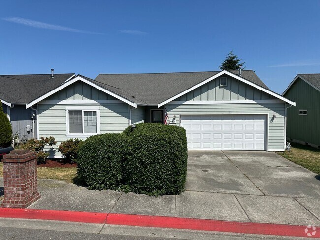 Building Photo - 3 Bed/2 Bath Quiet Living, Pet Friendly, N... Rental