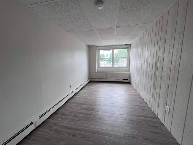 Photo - 148 Front St Unit 4