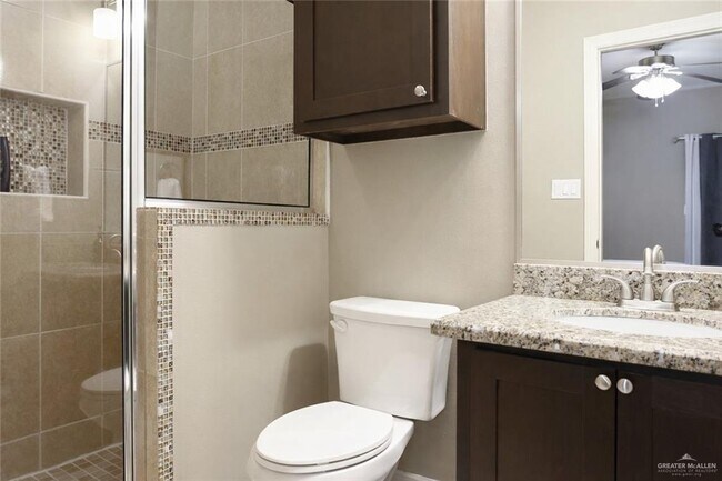 Photo - 14 W Daffodil Ave