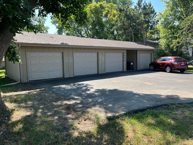 Photo - 2-bedroom & 1-bath Apartment + Garage in Hudson WI