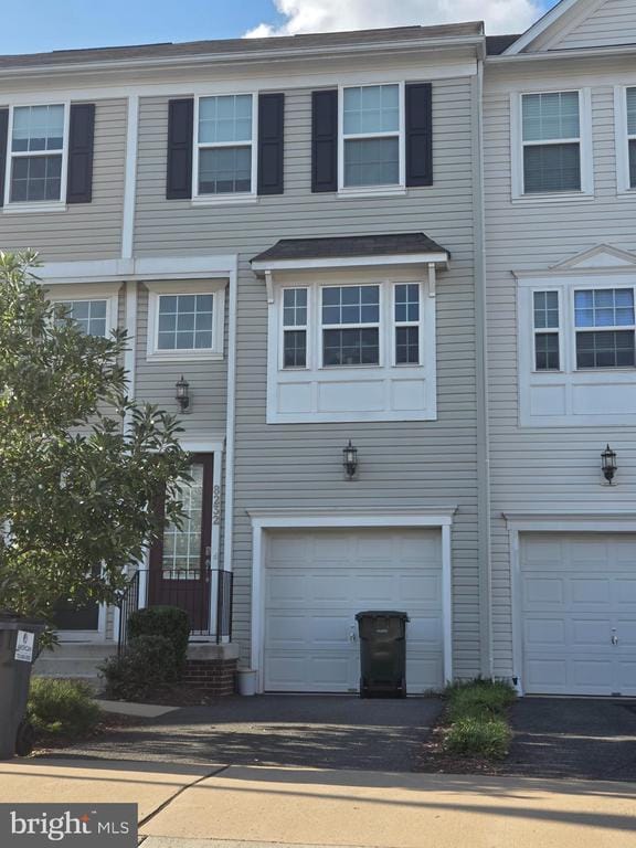 Building Photo - 8232 Heritage Crossing Ct Rental