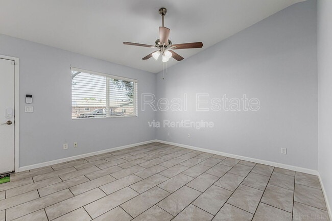 Photo - 1005 W Laguna Dr