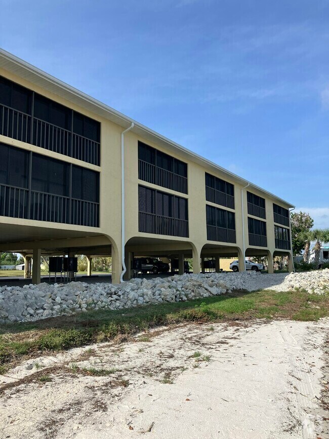 Building Photo - 14459 River Beach Dr Unit D225 Rental