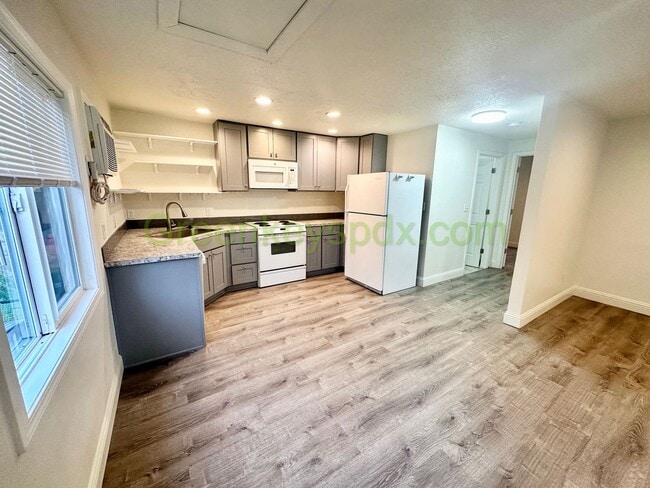 Photo - SE Ankeny Duplex Unit 17101
