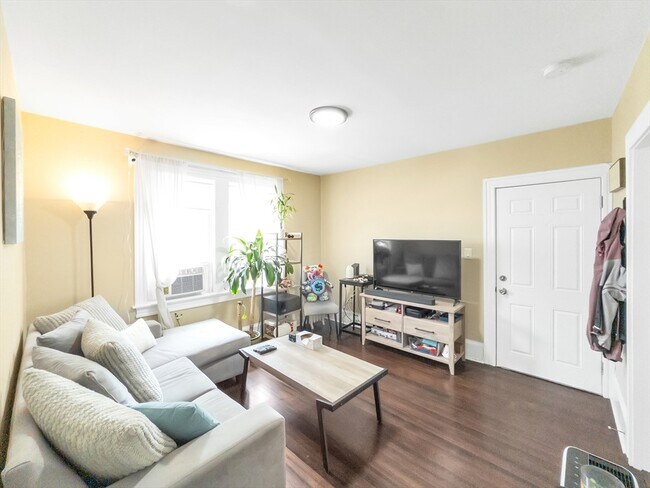 Photo - 24 Annafran St Unit 2