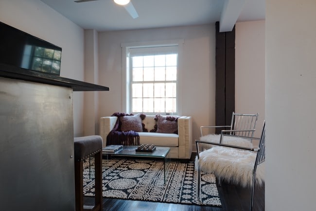 The Flats at 249 Downtown