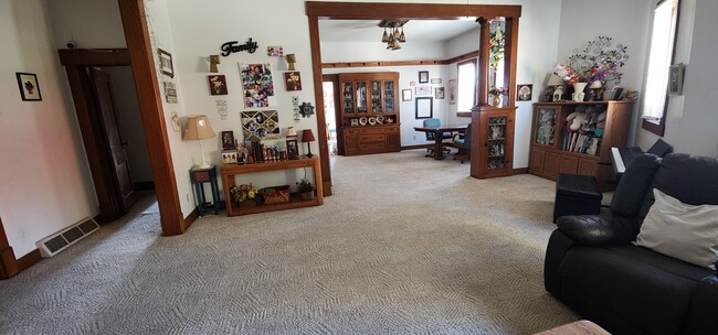 Building Photo - 807 Chicago St Unit Audubon