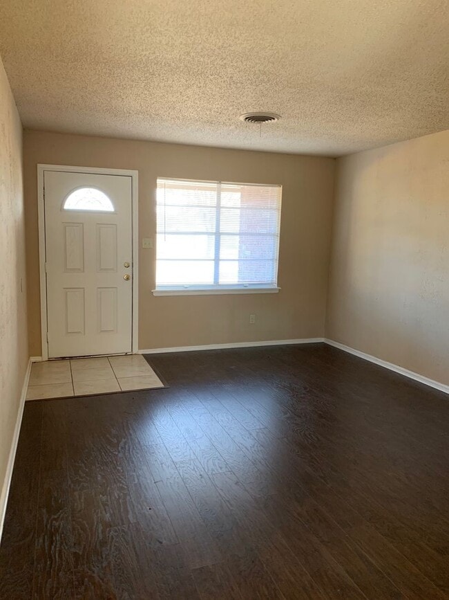 Photo - 1001 SE Alta Ln