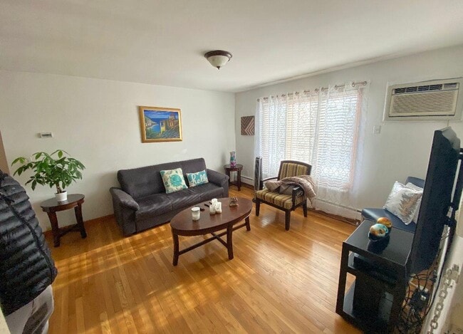 Photo - 516 Avenue A Unit 3