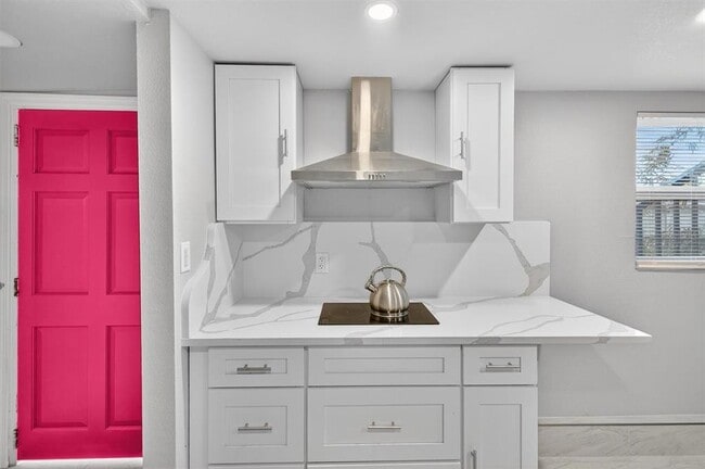 Photo - 917 Mack Ave