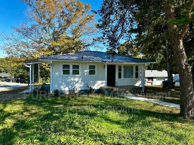 Photo - 1013 Eleanor Dr