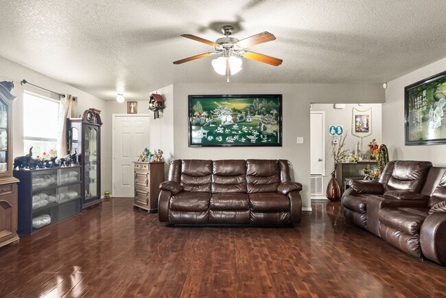 Photo - 3901 Kevin Shaw Dr
