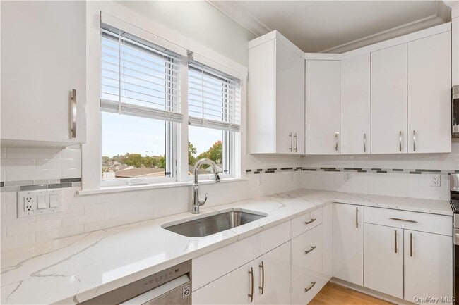 Photo - 179 Adelphi Ave