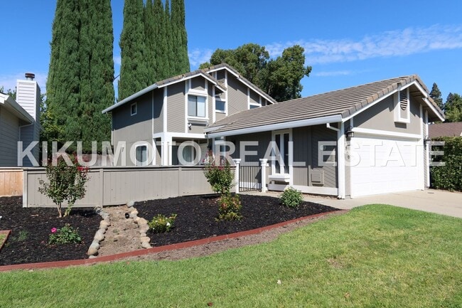 Building Photo - 3 Bedroom 2 1/2 bath Pocket home