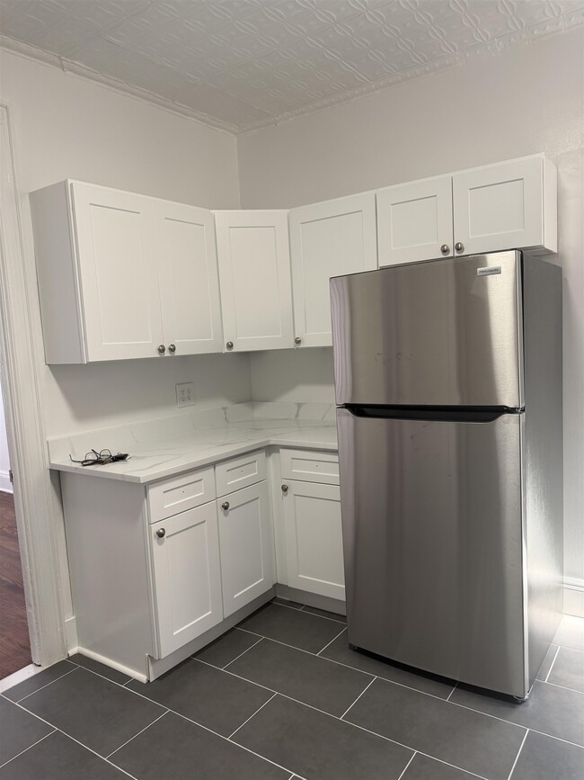 Photo - 34 W 13th St