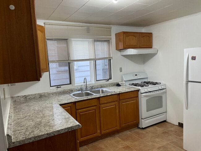 Building Photo - 12 Boston St Unit 3 Rental