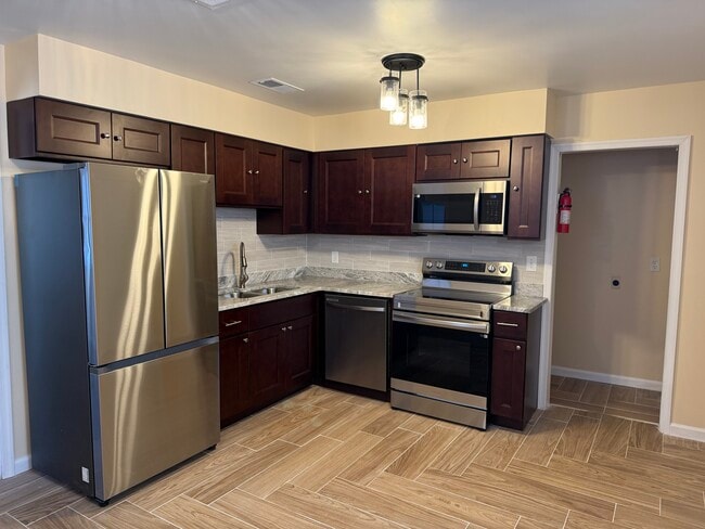 Photo - 1535 Vine St