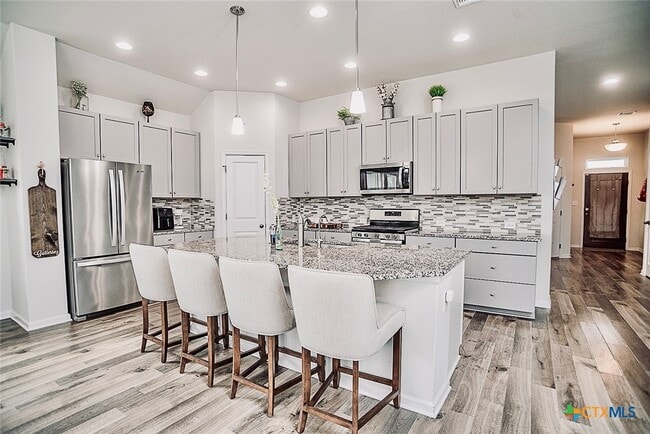 Photo - 688 Bridgestone Way