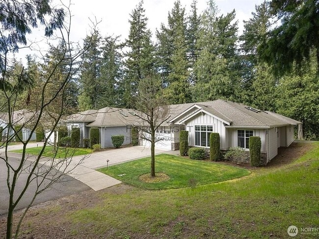 Building Photo - 237 Creekview Crest