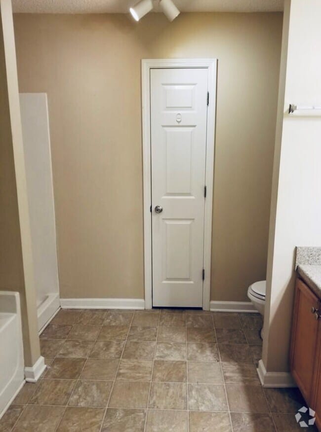 Building Photo - 4925 Sierra Way Rental