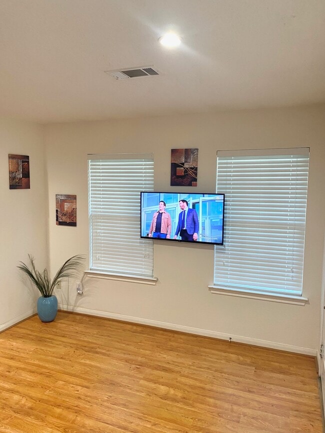 Photo - 1404 April Villa W Unidad D