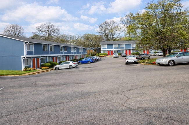 Building Photo - The Grove at Magic City