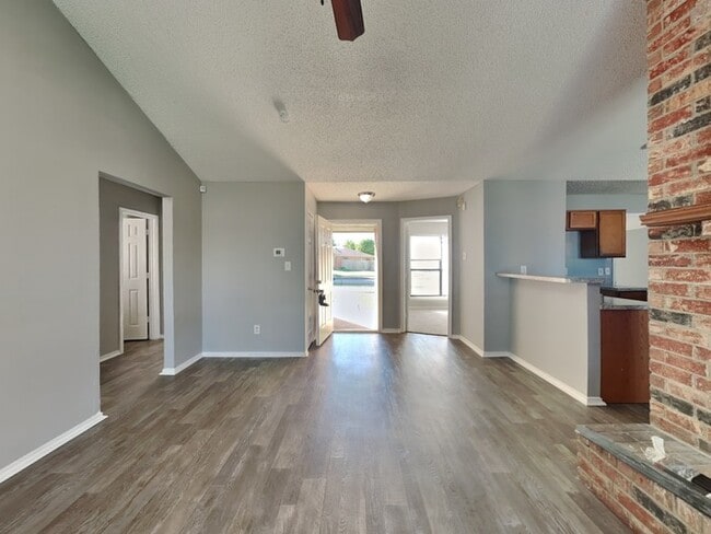 Photo - 3014 Pepperidge Dr E