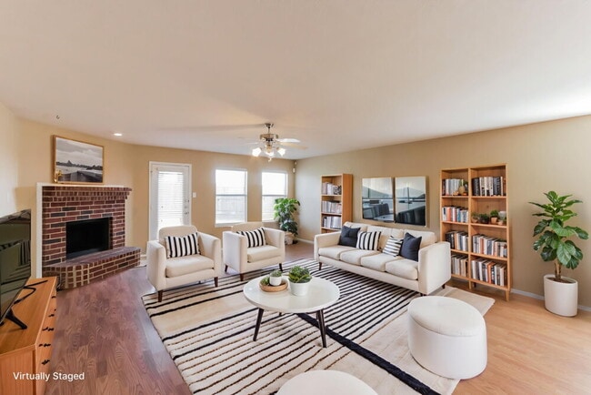 Photo - 762 Mission Ln