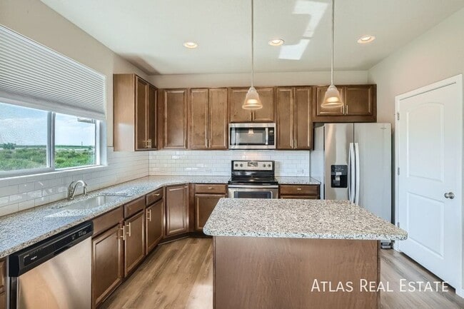 Photo - 1121 104th Ave