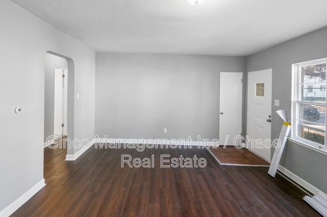 Photo - 522 W Lawn St