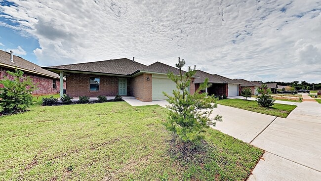 Building Photo - 3 Bedroom, 2 Bath Home in Midwest City