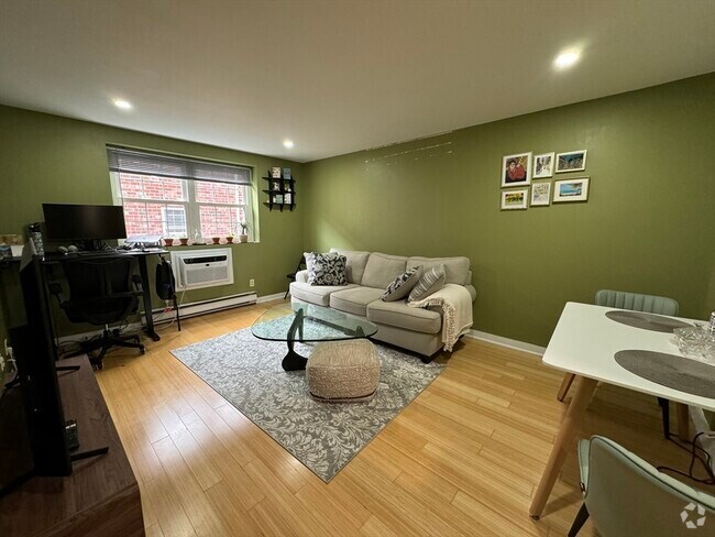 Building Photo - 116 Sycamore St Unit 22 Rental