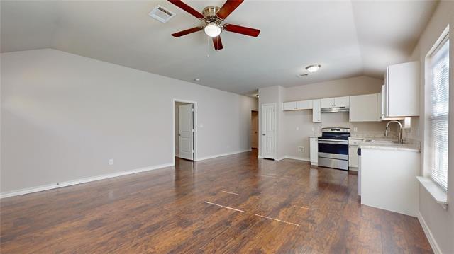 Photo - 2104 Daniel St