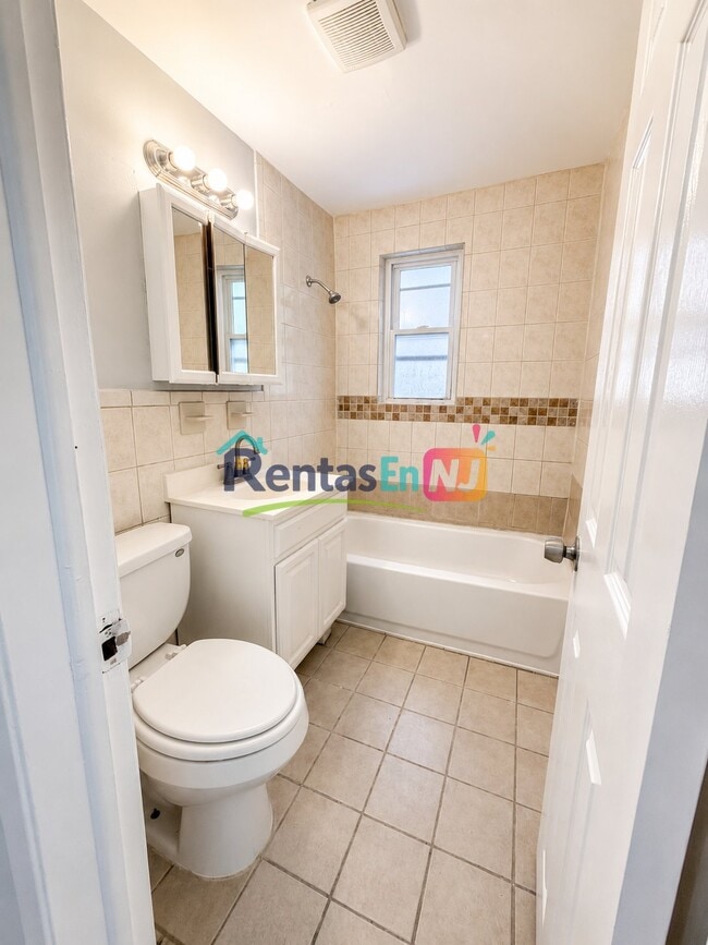 Photo - 632 Cora Pl Unit 2